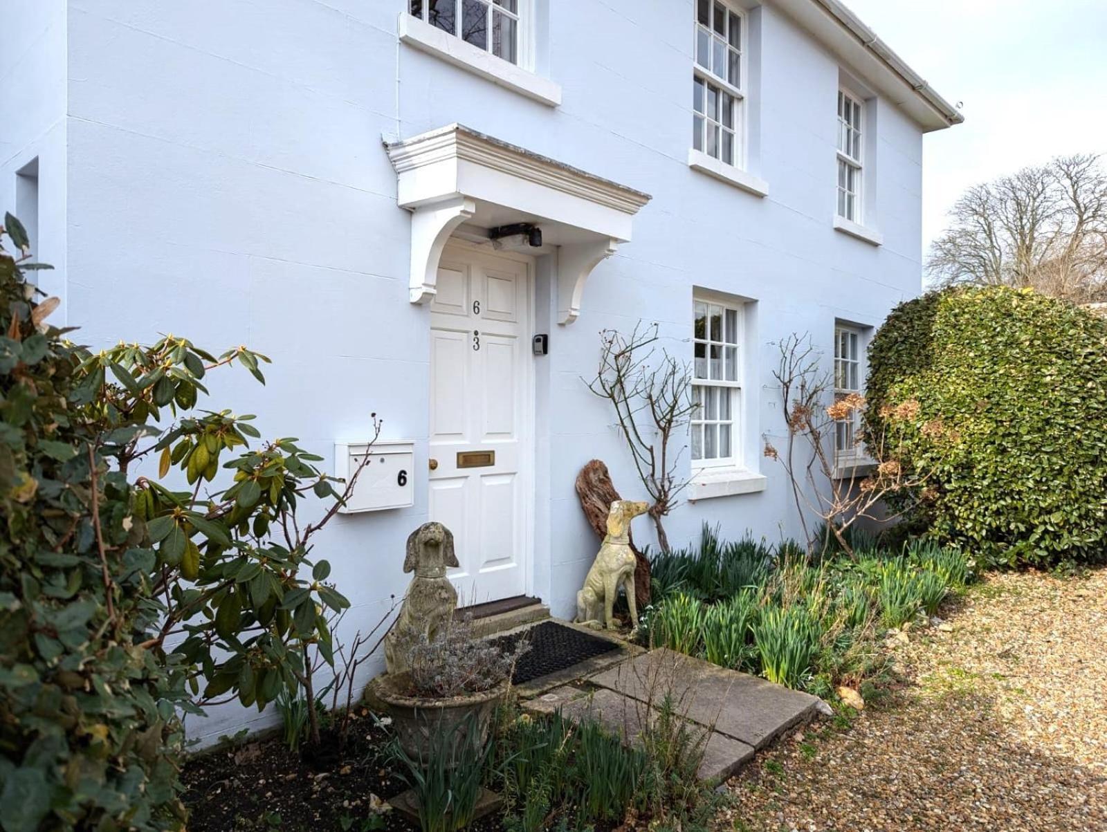 Georgian 2 Bedroom Apartment In Chichester With Free Parking - Chichester Holiday Properties Buitenkant foto