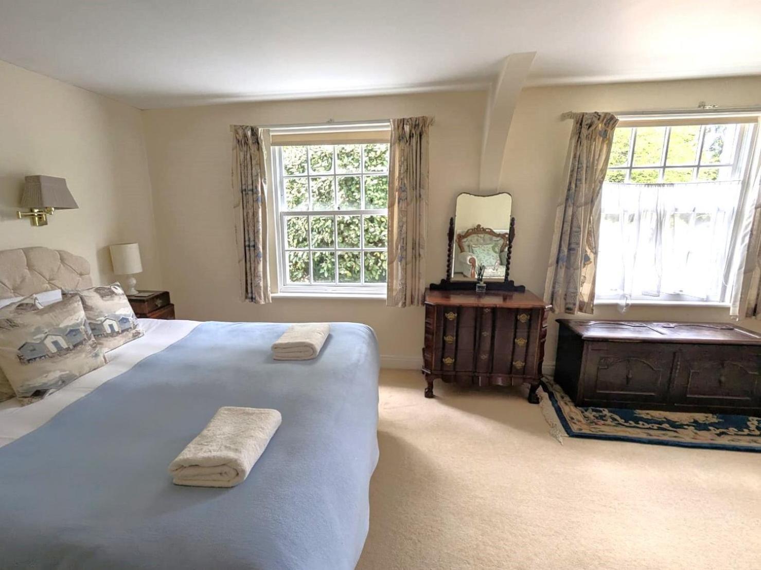 Georgian 2 Bedroom Apartment In Chichester With Free Parking - Chichester Holiday Properties Buitenkant foto